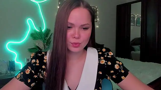 Snapshot of Kira_love_81 chatting on February 24, 2026, 7:34 pm Kira love 81 online show from February 24, 2026, 7:34 pm