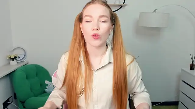 LavetaShiroma online show from December 2, 2025, 7:31 pm