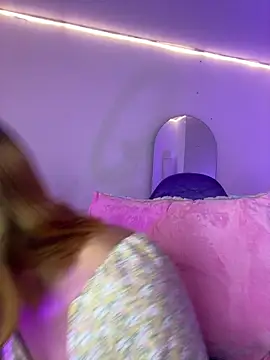 NinaSakura Eup online show from December 16, 2025, 11:37 am