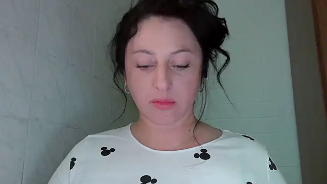 Snapshot of MelinaAx chatting on June 14, 2026, 7:27 pm MelinaAx online show from June 14, 2026, 7:27 pm
