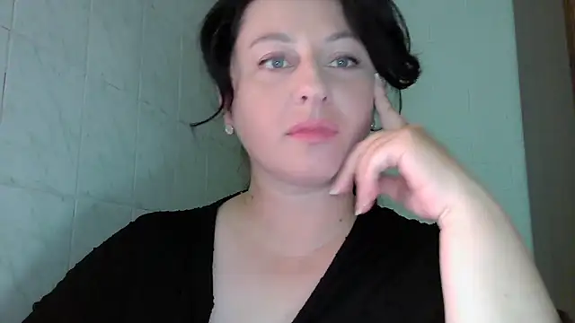 Snapshot of MelinaAx chatting on July 12, 2026, 7:49 pm MelinaAx online show from July 12, 2026, 7:49 pm