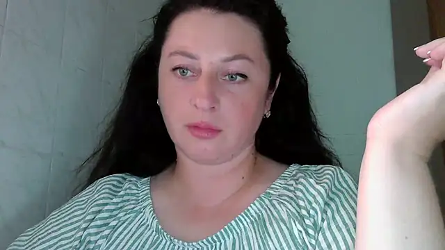 Snapshot of MelinaAx chatting on July 14, 2026, 7:30 pm MelinaAx online show from July 14, 2026, 7:30 pm