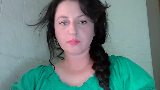 Snapshot of MelinaAx chatting on July 17, 2026, 7:19 pm MelinaAx online show from July 17, 2026, 7:19 pm