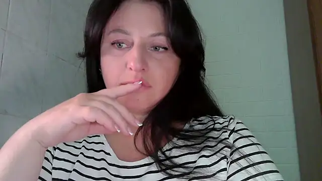 Snapshot of MelinaAx chatting on July 21, 2026, 8:33 pm MelinaAx online show from July 21, 2026, 8:33 pm