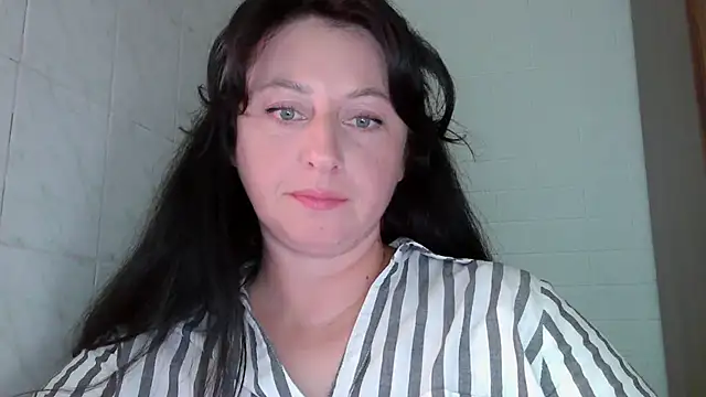 Snapshot of MelinaAx chatting on July 22, 2026, 7:49 pm MelinaAx online show from July 22, 2026, 7:49 pm