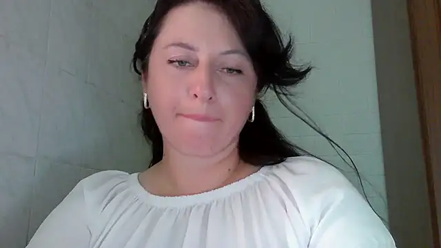 Snapshot of MelinaAx chatting on August 3, 2026, 7:50 pm MelinaAx online show from August 3, 2026, 7:50 pm