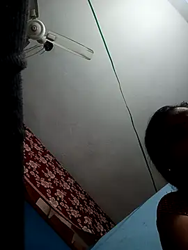 beutiful hot online show from November 18, 2025, 6:01 pm