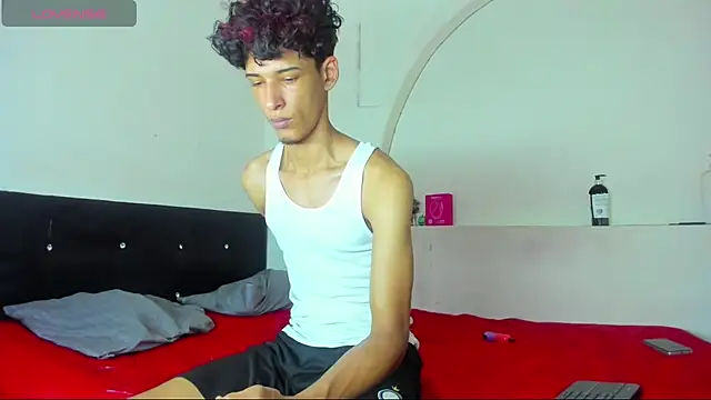 kaiborman00 online show from April 4, 2026, 3:16 am