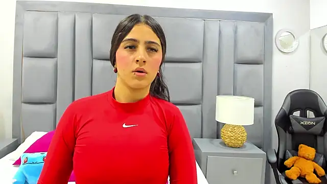 LuisaFranco online show from December 23, 2025, 11:08 am