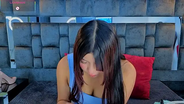 IssaJones  online show from February 17, 2026, 7:53 pm