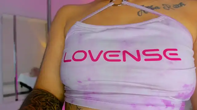 SnakeMuse online show from November 27, 2025, 3:41 am