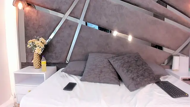 Sammy Gomez  online show from December 20, 2025, 8:16 pm