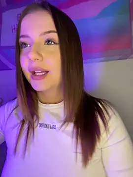 Snapshot of LoKIRAve chatting on December 3, 2025, 12:47 pm LoKIRAve online show from December 3, 2025, 12:47 pm