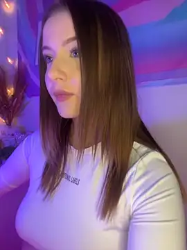 Snapshot of LoKIRAve chatting on December 4, 2025, 12:47 pm LoKIRAve online show from December 4, 2025, 12:47 pm