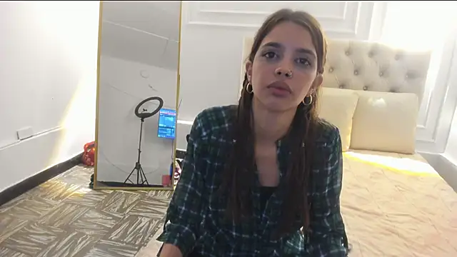 nicolvibes 212 online show from February 4, 2026, 8:36 pm