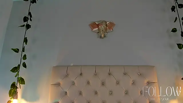 Snapshot of GabrielaSuarez_ chatting on May 13, 2026, 7:55 pm GabrielaSuarez online show from May 13, 2026, 7:55 pm