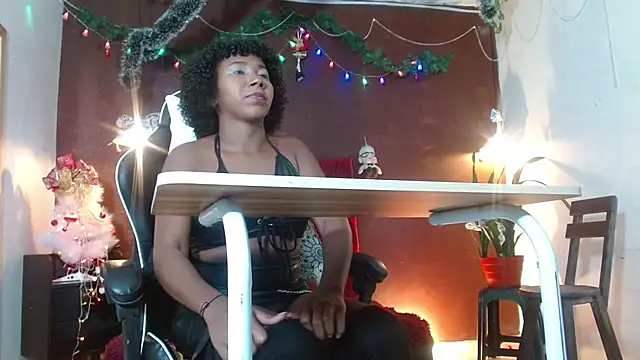 Mila-Crox online show from November 13, 2025, 11:47 pm