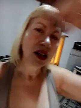 SexyMilf1211 online show from January 7, 2026, 1:35 pm