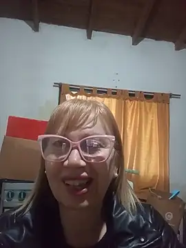 SexyMilf1211 online show from May 21, 2026, 11:39 am