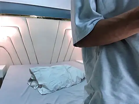 MattFiore online show from December 3, 2025, 11:52 am