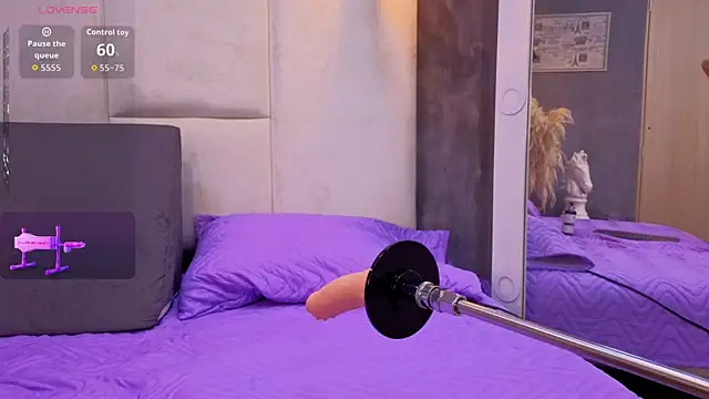 Valentino moretti online show from April 15, 2026, 12:45 pm