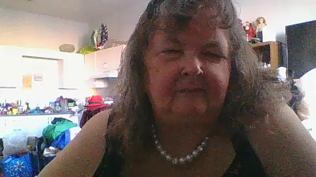 TiguhguhrsRose online show from November 19, 2025, 3:56 pm