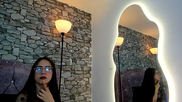 Lola bonny7 online show from February 26, 2026, 7:35 pm