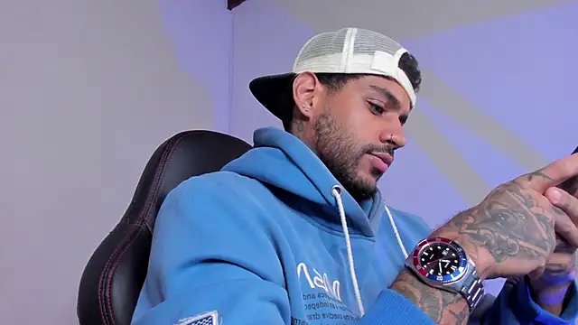 LuigiVitale 1 online show from November 26, 2025, 5:52 am