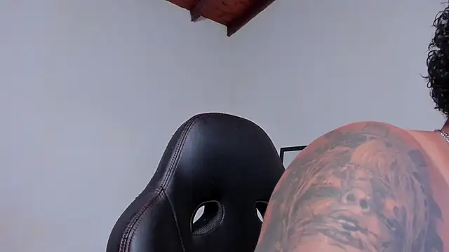 LuigiVitale 1 online show from March 20, 2026, 1:10 am