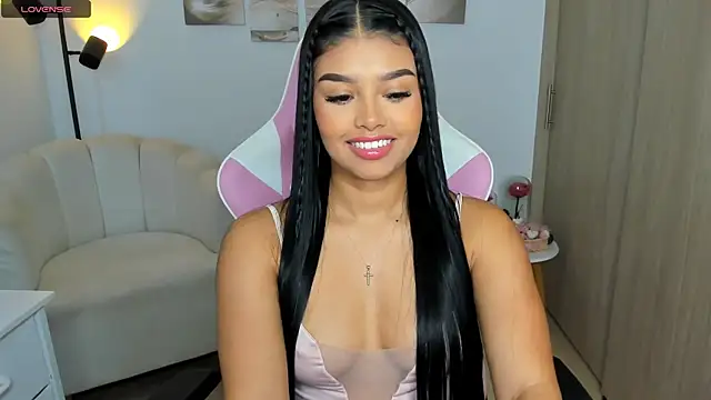 Snapshot of haileyflorez_ chatting on June 10, 2026, 2:38 pm haileyflorez online show from June 10, 2026, 2:38 pm