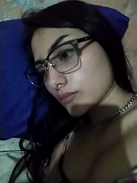 Snapshot of Guarnerstyle chatting on November 16, 2025, 12:00 pm Guarnerstyle online show from November 16, 2025, 12:00 pm