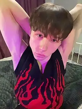 Slay-cute-boy online show from November 14, 2025, 4:11 am