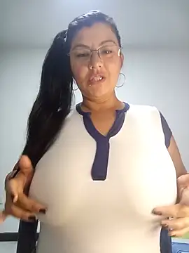 Snapshot of CelesteAlvarez1989 chatting on June 14, 2026, 7:21 am CelesteAlvarez1989 online show from June 14, 2026, 7:21 am