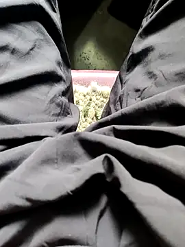 Snapshot of Fun_with_me05 chatting on November 18, 2025, 2:50 am Fun with me05 online show from November 18, 2025, 2:50 am