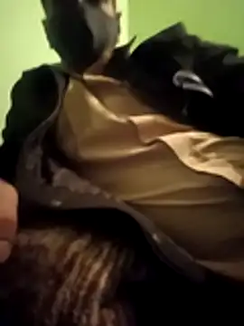 Snapshot of Komel00971 chatting on December 2, 2025, 1:50 pm Komel00971 online show from December 2, 2025, 1:50 pm