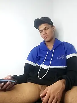 Luigi cumming1 online show from November 23, 2025, 5:29 am