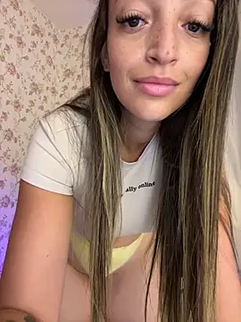 BelleRune online show from February 5, 2026, 10:42 am