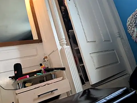 monalily online show from March 11, 2026, 8:37 pm