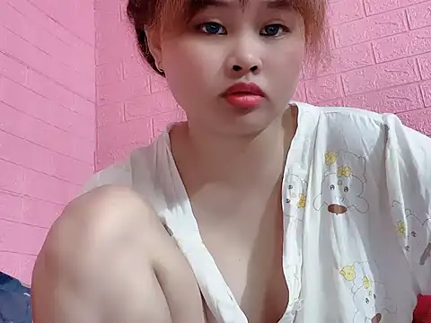 Lina8386 online show from November 17, 2025, 10:04 pm