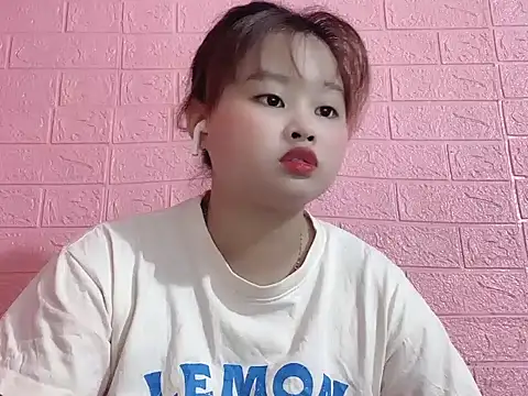 Lina8386 online show from December 2, 2025, 7:25 am