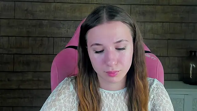 KristinaBellini online show from November 30, 2025, 4:22 pm