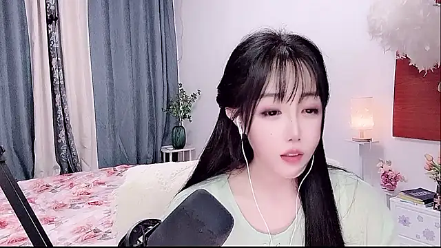 Laura 520 online show from June 3, 2026, 11:13 am