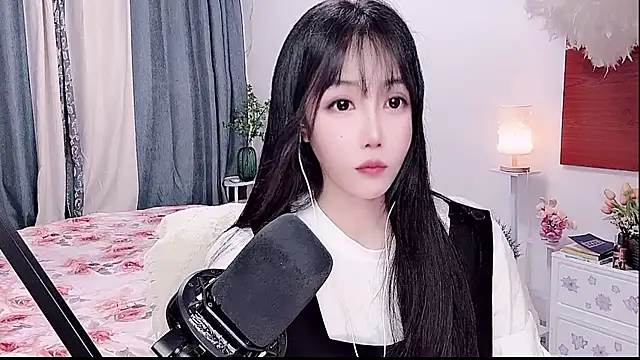 Laura 520 online show from June 5, 2026, 12:44 pm