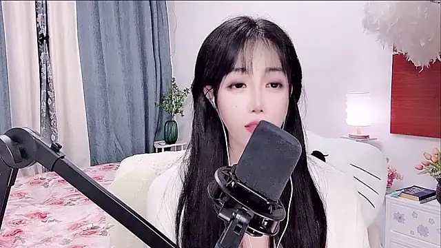 Laura 520 online show from June 14, 2026, 12:07 pm