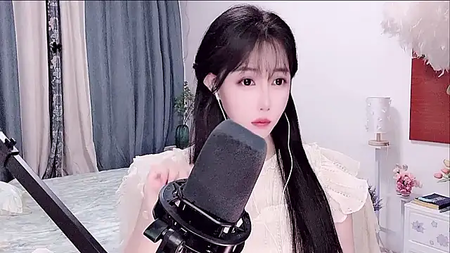 Laura 520 online show from June 17, 2026, 12:18 pm