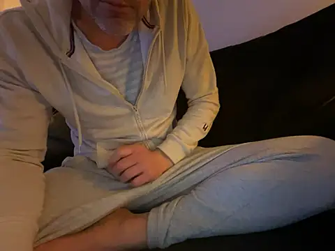 Brandonn1989amateur online show from February 22, 2026, 8:18 pm