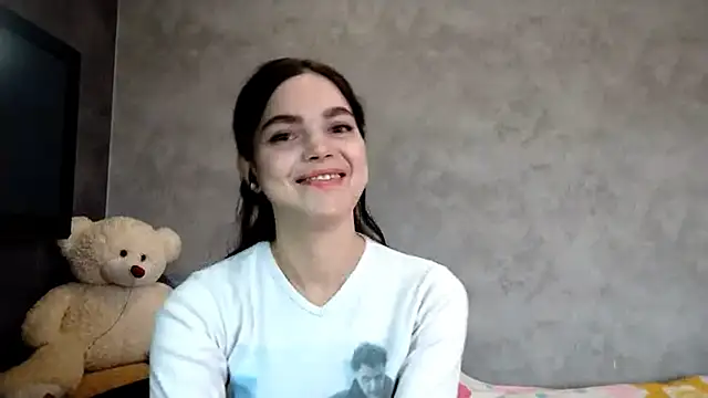 Snapshot of LillyWesthouse chatting on November 18, 2025, 9:14 am LillyWesthouse online show from November 18, 2025, 9:14 am