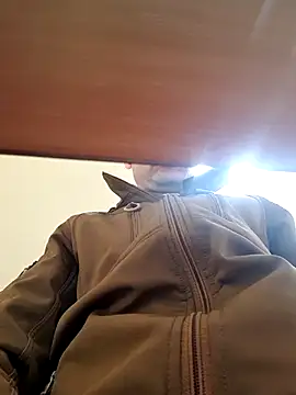 Gregorywhitelegs online show from April 3, 2026, 10:13 am