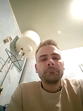 Gregorywhitelegs online show from April 13, 2026, 12:05 am