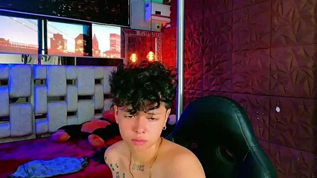 lunabustygirl online show from February 20, 2026, 12:49 pm